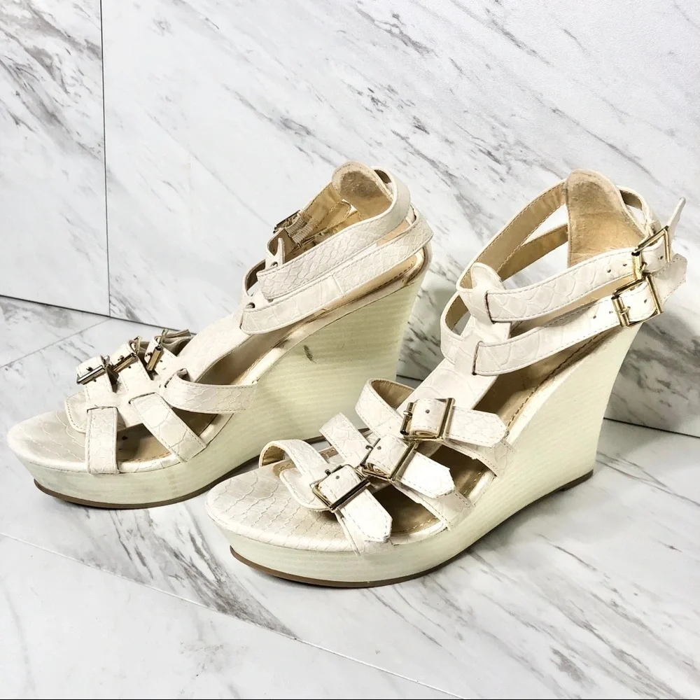 Express Ivory Snakeskin Buckle Strap Wedge Sandals SZ 8